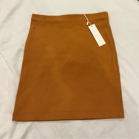 NWT inamorata woman mustard yellow mini skirt - Picture 5 of 5